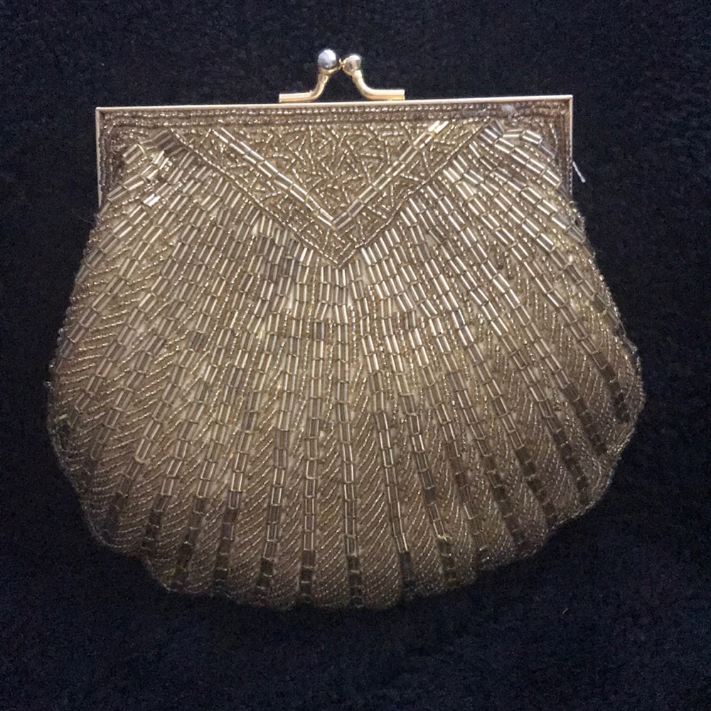 Vintage Shell Clutch (E1)